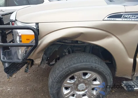 2014 Ford F-250 Lariat z USA, uszkodzony, nr VIN 1FT7W2B66EEB06375